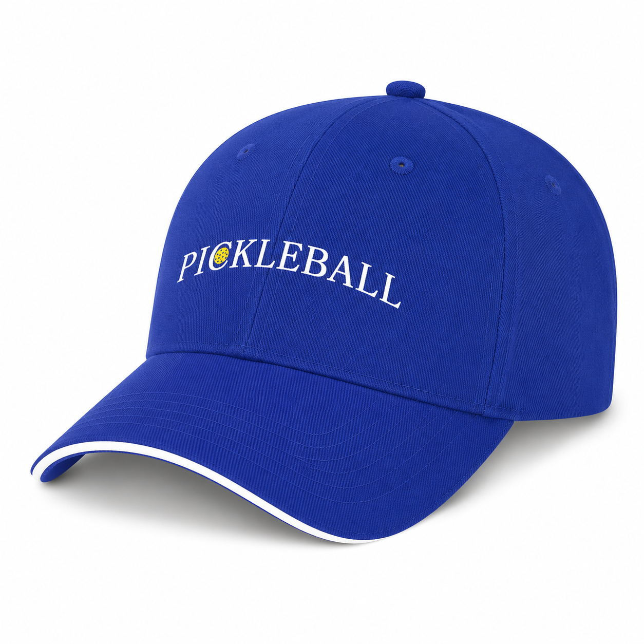 Casquette de pickleball bleue avec logo imprimé blanc et détails de terrain de sport.