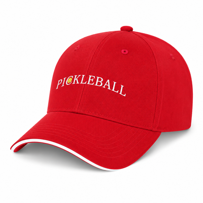 Casquette de sport rouge pour le pickleball avec logo imprimé sur le devant.